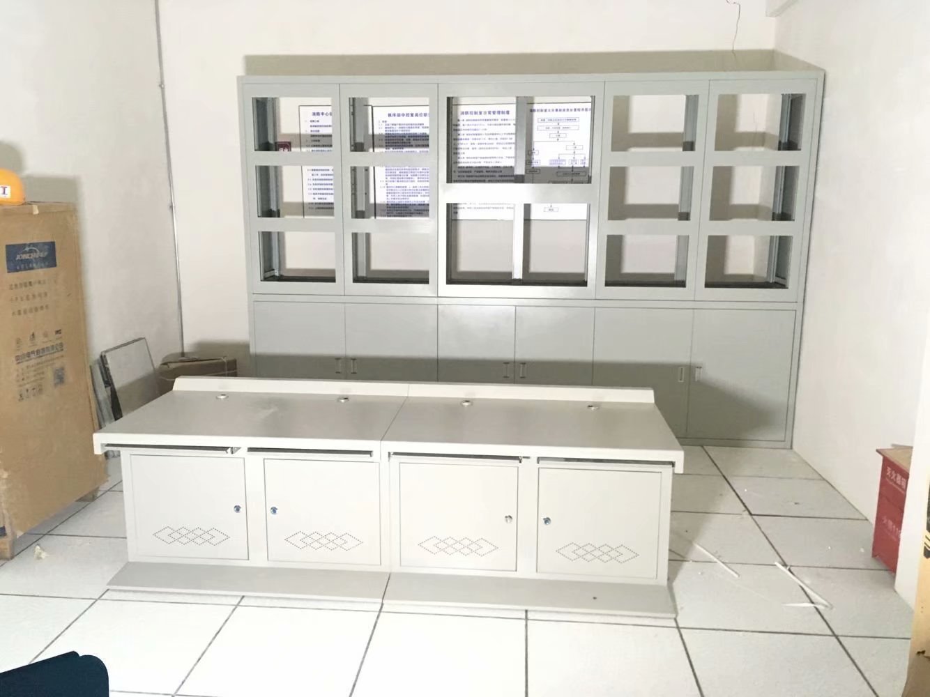 監(jiān)控操作臺